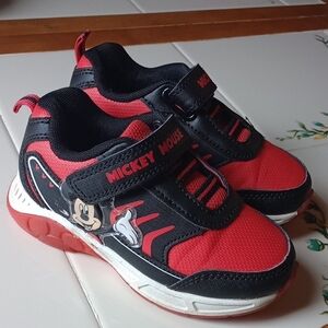 Mickey Mouse ✌🏼 Boys Light up Sneakers